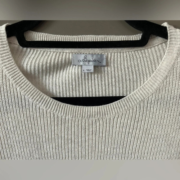 Olivia Warren Large off white sweater with  pleated sleeves - Picture 3 of 7